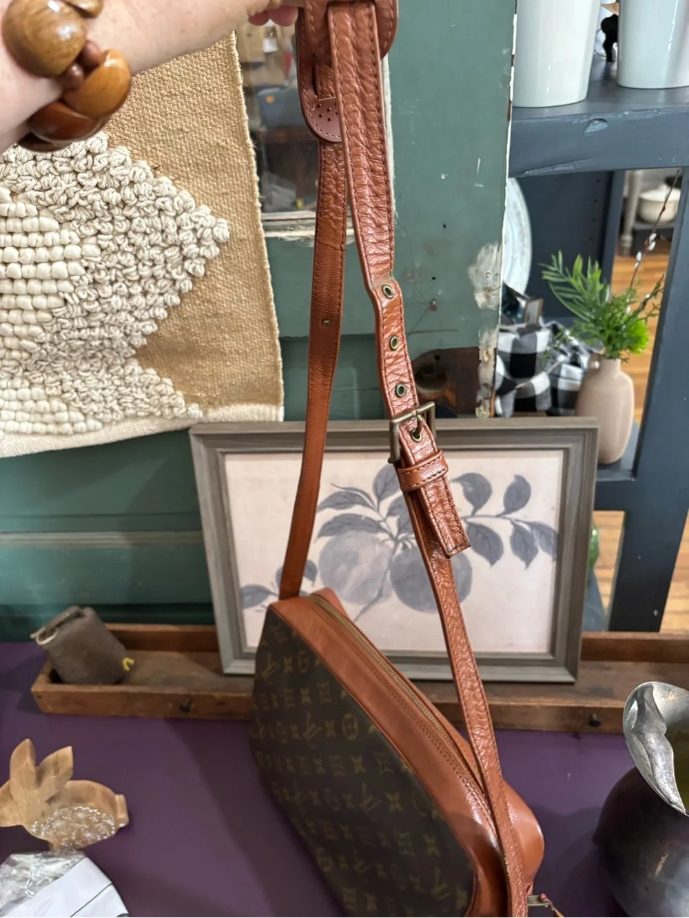 Louis Vuitton vintage Sac Bandouliere crossbody with classic monogram canvas.
